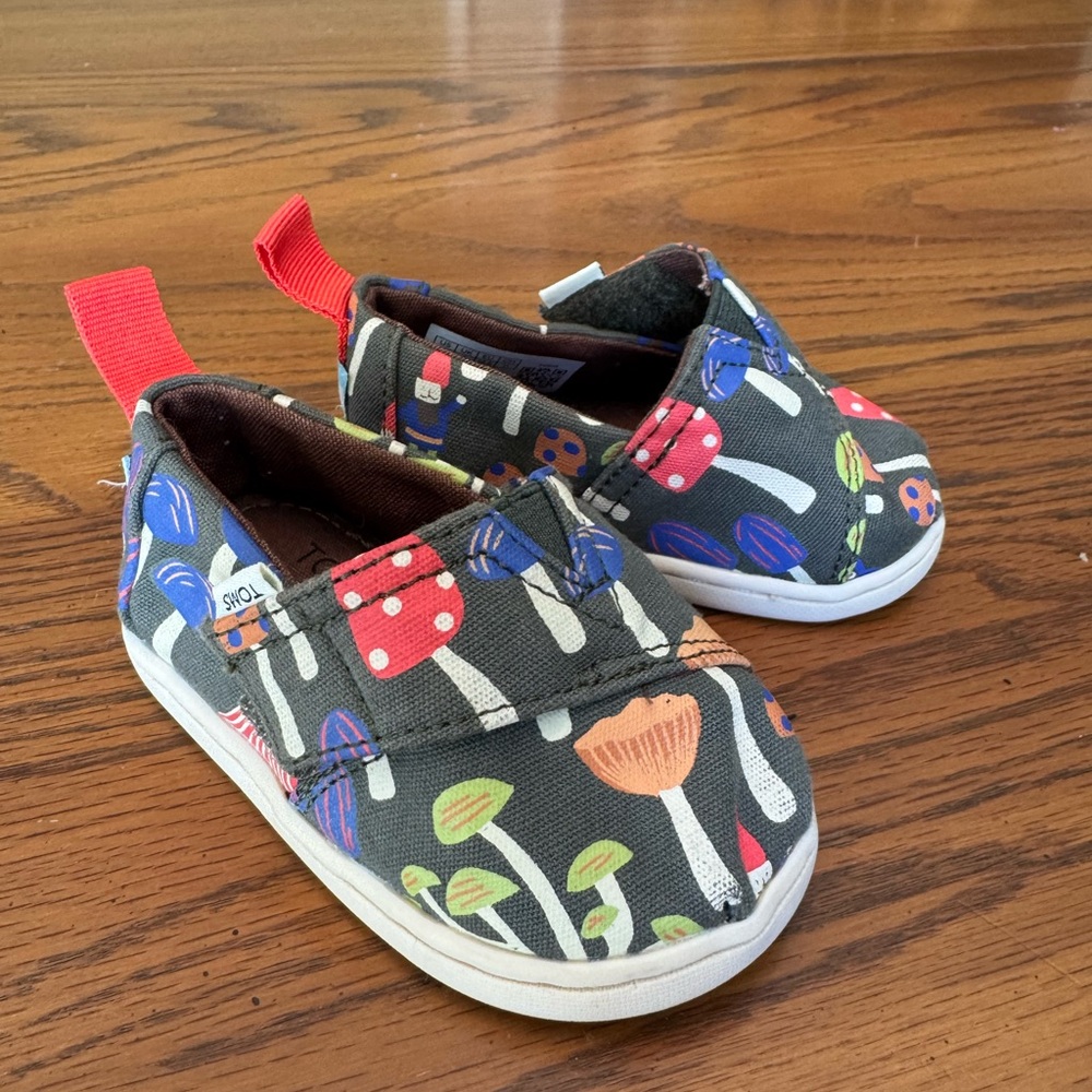 Toms Kids Sneakers with Colorful Mushroom Design